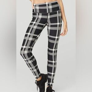 Alo Yoga Airlift High Waisted Plaid Black and Ivory Women's Leggings, size S